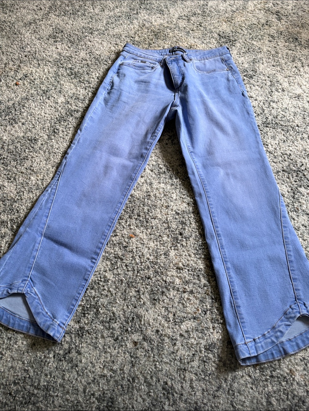 Women's Light Blue Wide-Leg Jeans - Flared Hem